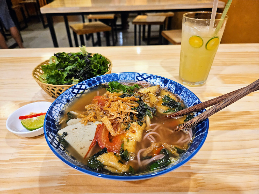 Vegan breakfast in Hanoi, Vietnam: Pho at Chayfood