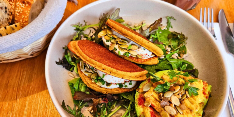 Vegan chickpea and rice pancakes at Le Potager de Charlotte – featured image for vegan breakfasts around the world blog post